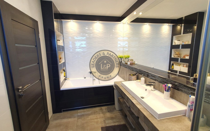 PREDAJ: 5 r. novostavba 5 izb. rodinný dom 242 m2 Batizovce