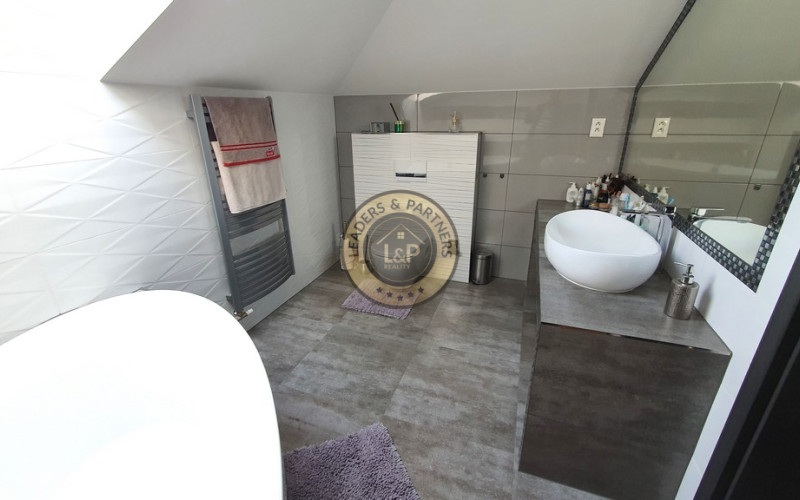 PREDAJ: 5 r. novostavba 5 izb. rodinný dom 242 m2 Batizovce