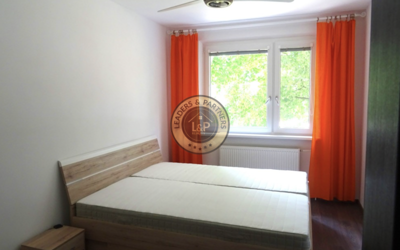 Priestranný 2-izbový byt na prenájom PETRŽALKA