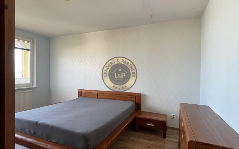 Na predaj priestranný 3-izbový byt na Jiráskovej ulici