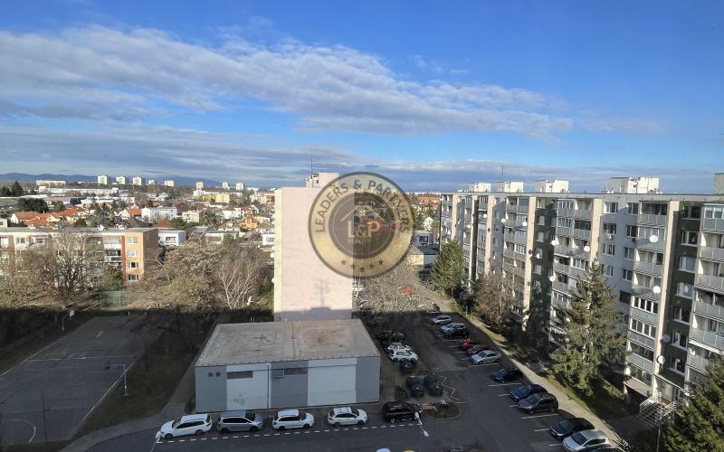 Na prenájom 3-izbový byt na Jiráskovej ulici