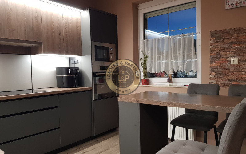 PREDAJ rodinný dom s kvetinárstvom Rajka