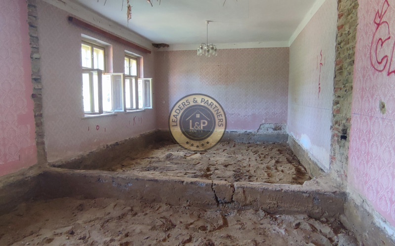 Na predaj starší rodinný dom v obci Tepličky  okr. Hlohovec