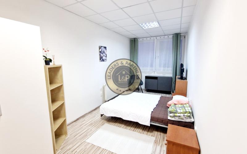 *PRENÁJOM* v centre Piešťan, 70m2