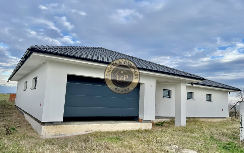 Na predaj rozostavaná novostavba priestranného 4-izbového rodinného domu-bungalov