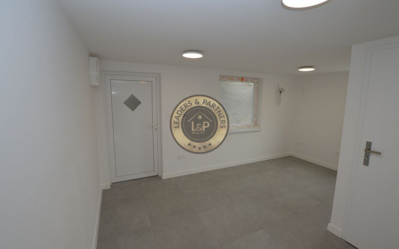 Chata Zlaté piesky, rozloha 250 m2 (50 metrov od jazera)