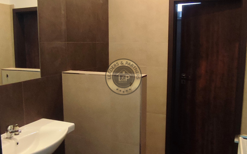 Moderné kancelárske priestory s vlastným parkovaním blízko centra mesta.