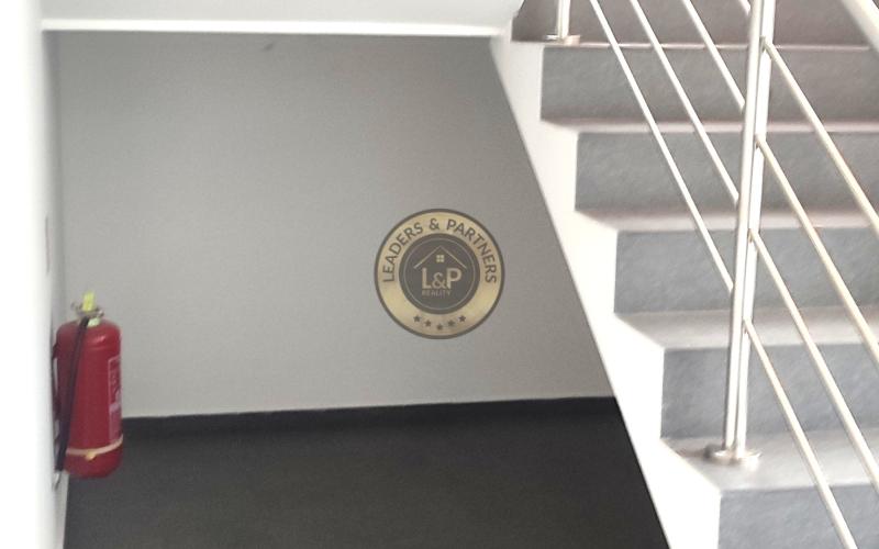 Moderné kancelárske priestory s vlastným parkovaním blízko centra mesta.