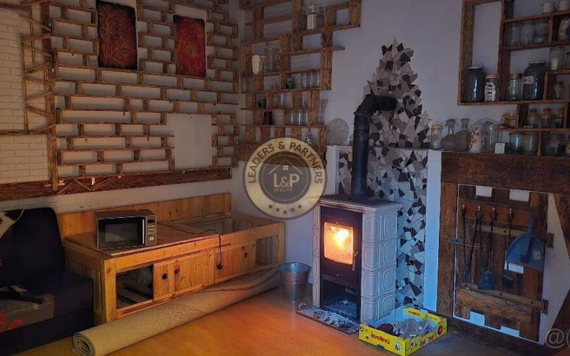 Lukratívna budova s  pozemkom v centre na PREDAJ!!!