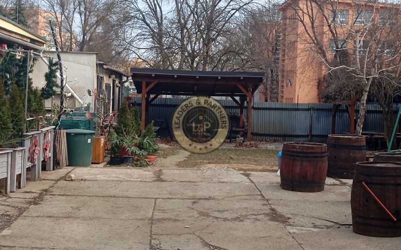 Lukratívna budova s  pozemkom v centre na PREDAJ!!!