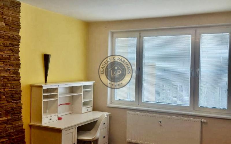 Na prenájom 3-izbový byt na Jiráskovej ulici