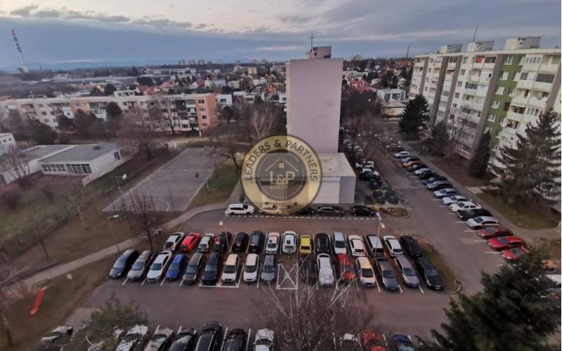 Na prenájom 3-izbový byt na Jiráskovej ulici