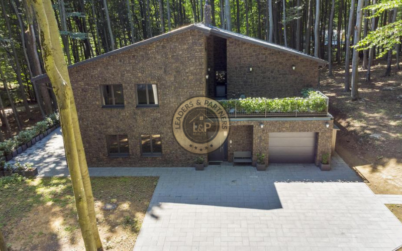 Na predaj luxusná vila  rekreačnej oblasti Modra  Piesok