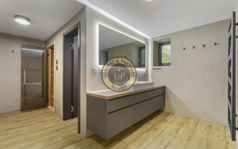 Na predaj luxusná vila  rekreačnej oblasti Modra  Piesok