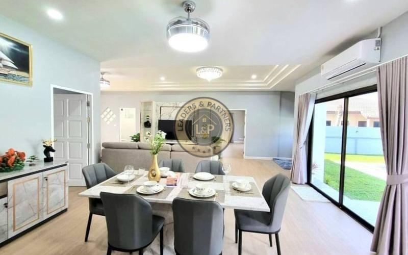 Bungalov v Thajsku s bazénom-Pattaya -Bangsaray