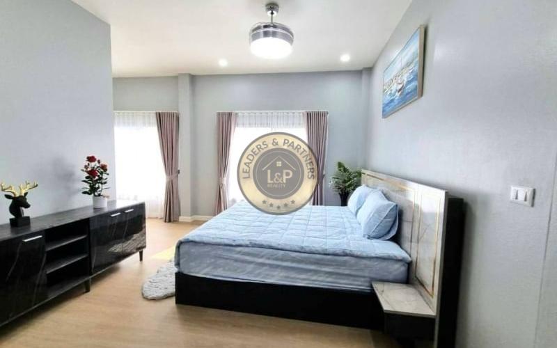 Bungalov v Thajsku s bazénom-Pattaya -Bangsaray