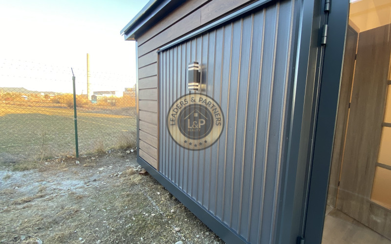 NA PREDAJ - MONTOVANÝ DOM 8x3m