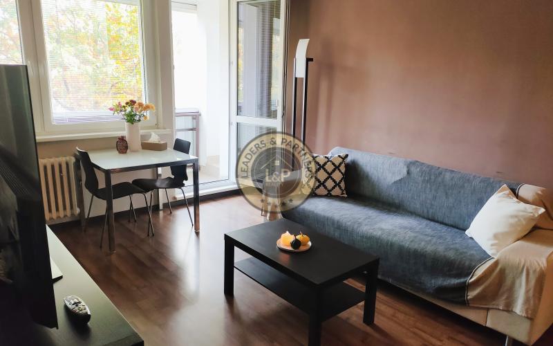 Priestranný 2-izbový byt, Dúbravka - ulica M.Sch. Trnavského