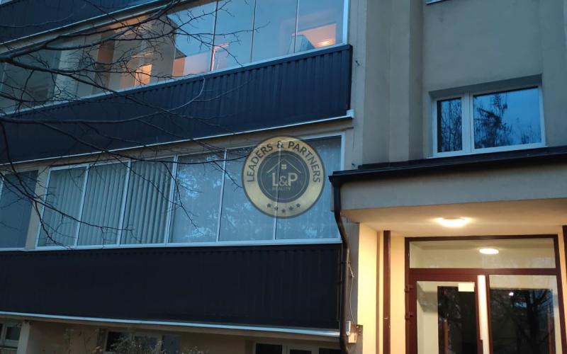 Priestranný 2-izbový byt, Dúbravka - ulica M.Sch. Trnavského