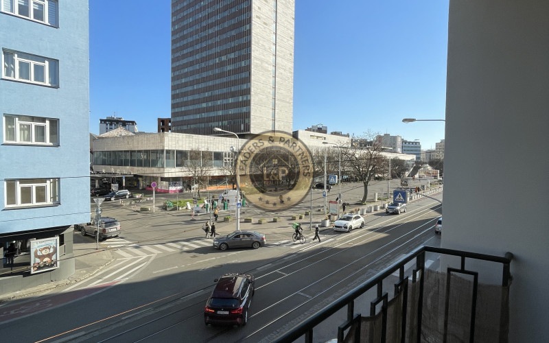 Svetlý 2-izbový byt v centre | Staré Mesto – Hollého ulica