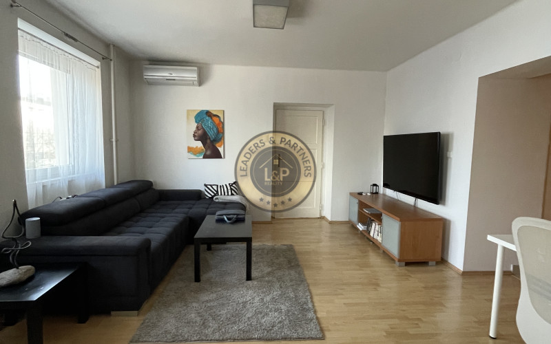 Svetlý 2-izbový byt v centre | Staré Mesto – Hollého ulica