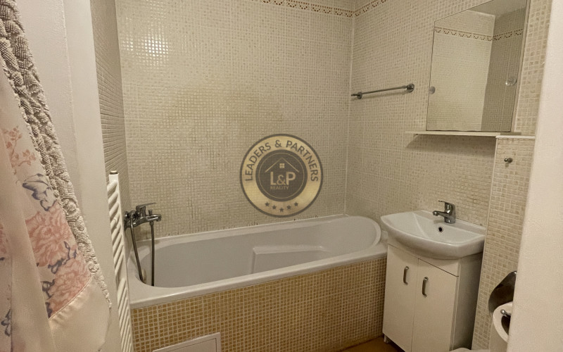 Svetlý 2-izbový byt v centre | Staré Mesto – Hollého ulica