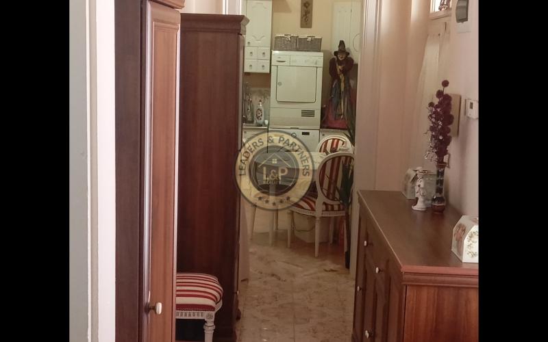 Na PREDAJ priestranný staromestský 3izb byt zo záhradou a dvorom