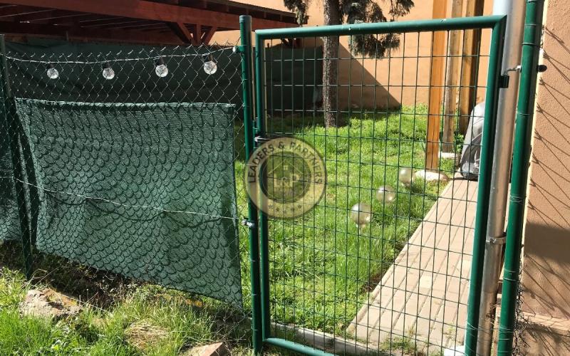 Na PREDAJ priestranný staromestský 3izb byt zo záhradou a dvorom