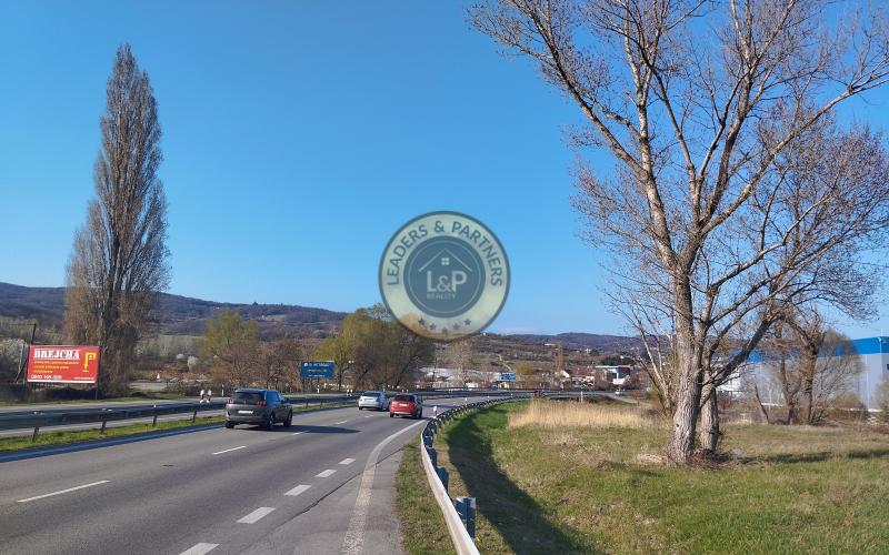 Na predaj areál v priemyselnej lokalite vo Svätom Jure s rozlohou 24287 m2