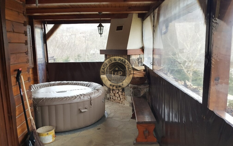 Na predaj - ZRUBOVÁ REKREAČNÁ CHATA v Regetovke