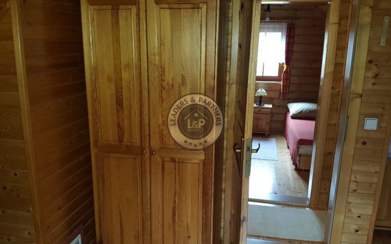 Na predaj - ZRUBOVÁ REKREAČNÁ CHATA v Regetovke