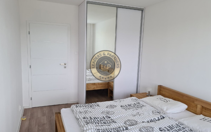 PRENÁJOM 3 izb., KVP, kompletná rekonštrukcia, les