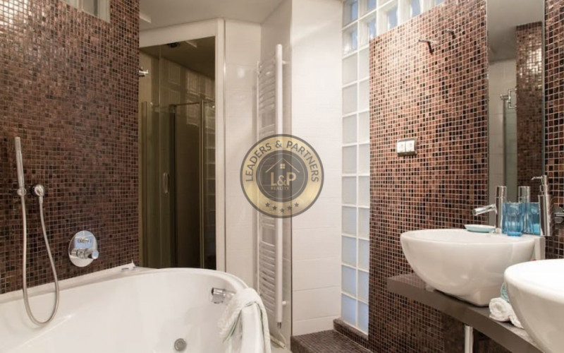 Veľký 3- izbový byt v centre