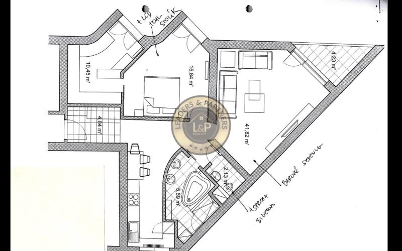 Veľký 3- izbový byt v centre
