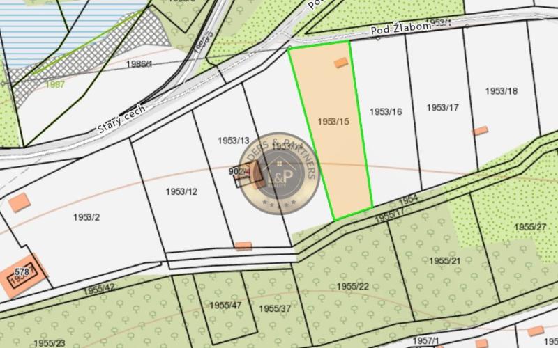 Na predaj pozemok vhodný na výstavbu RD v Horných Orešanoch