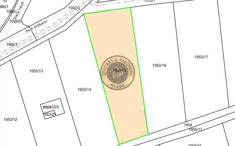 Na predaj pozemok vhodný na výstavbu RD v Horných Orešanoch