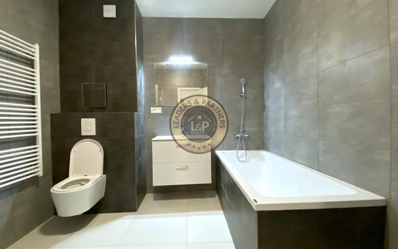 PREDAJ - priestranný 2-izbový BYT - prevedenie ŠTANDART