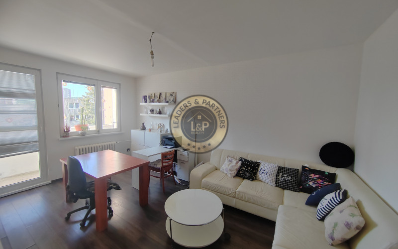 3 izbový byt v Bratislave-Dúbravka-Sekurisova ul., loggia