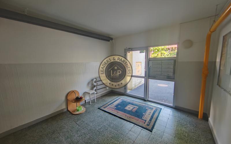 3 izbový byt v Bratislave-Dúbravka-Sekurisova ul., loggia