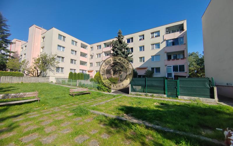 3 izbový byt v Bratislave-Dúbravka-Sekurisova ul., loggia