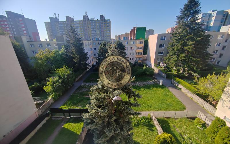 3 izbový byt v Bratislave-Dúbravka-Sekurisova ul., loggia