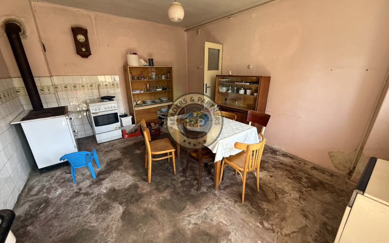 Na predaj starší rodinný dom v obci Tepličky  okr. Hlohovec