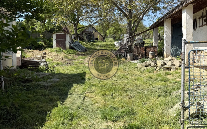 Na predaj starší rodinný dom v obci Tepličky  okr. Hlohovec