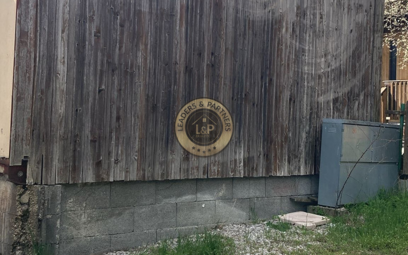 Na predaj chatka s pozemkom pri priehrade v obci Buková