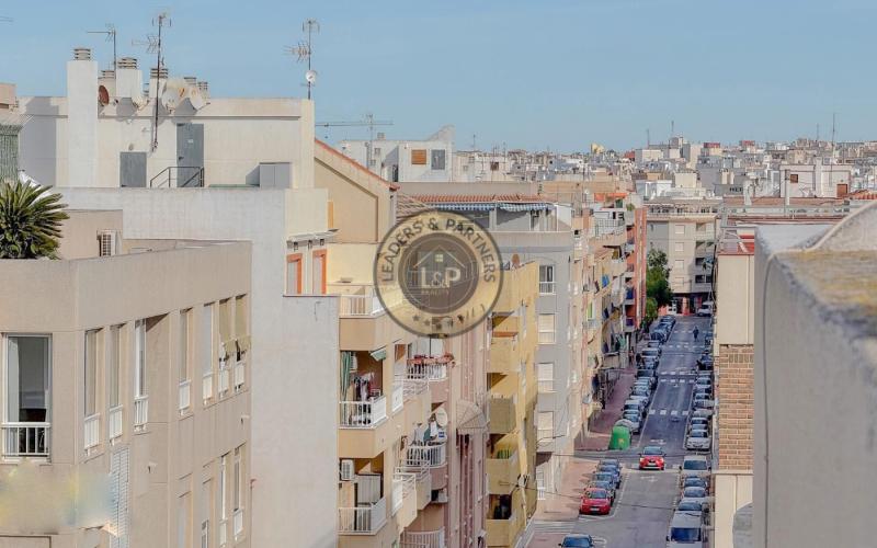 Apartmán 4+1 s terasou Torrevieja-Španielsko