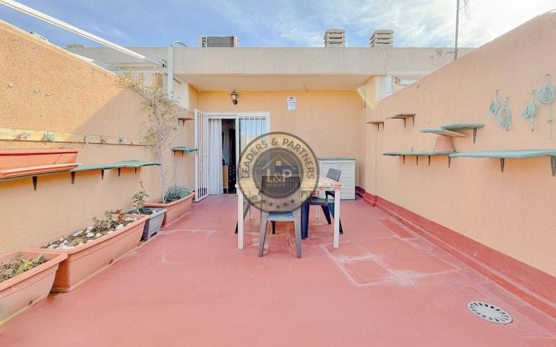 Apartmán 4+1 s terasou Torrevieja-Španielsko