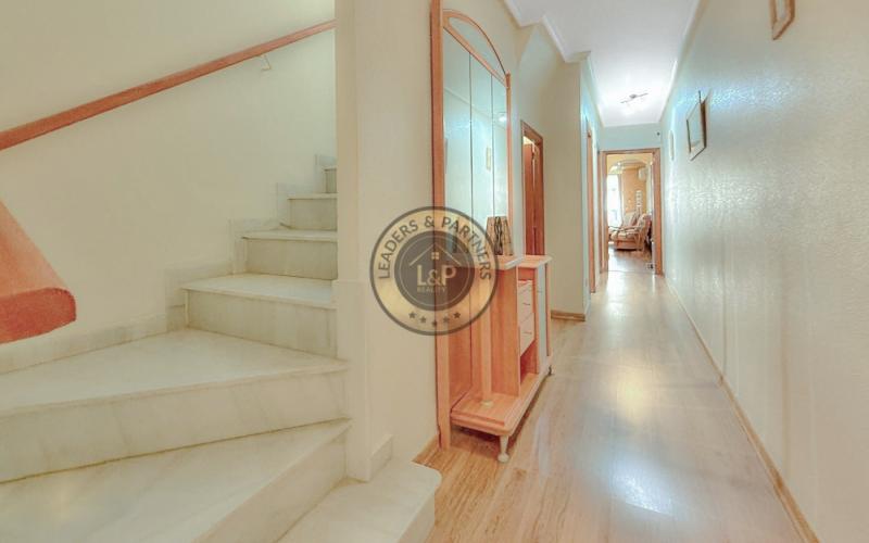 Apartmán 4+1 s terasou Torrevieja-Španielsko