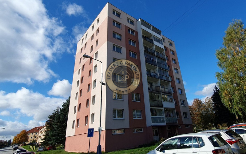 PREDAJ: 4 izbový byt s loggiou 80 m2 Svit ul. kpt. Nálepku