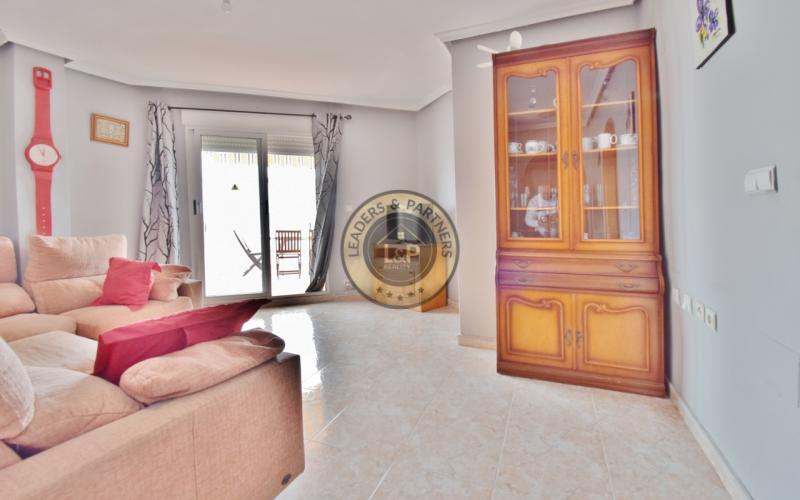 Apartmán 4+kk s bazénom a terasou Torrevieja-Španielsko