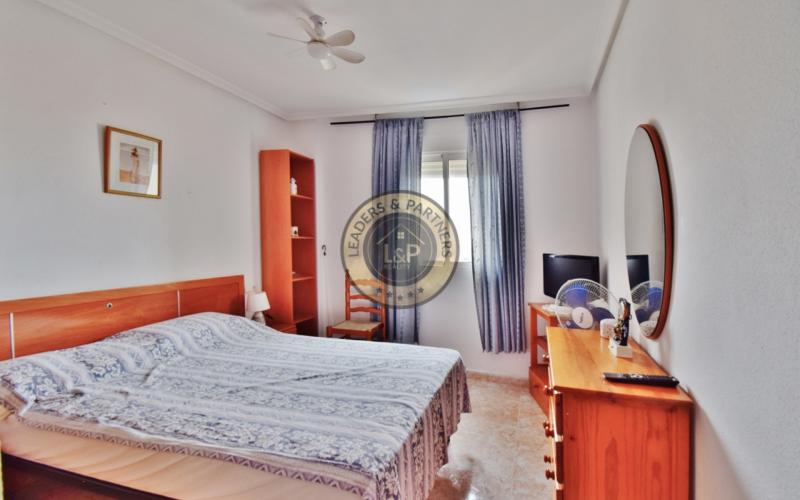 Apartmán 4+kk s bazénom a terasou Torrevieja-Španielsko